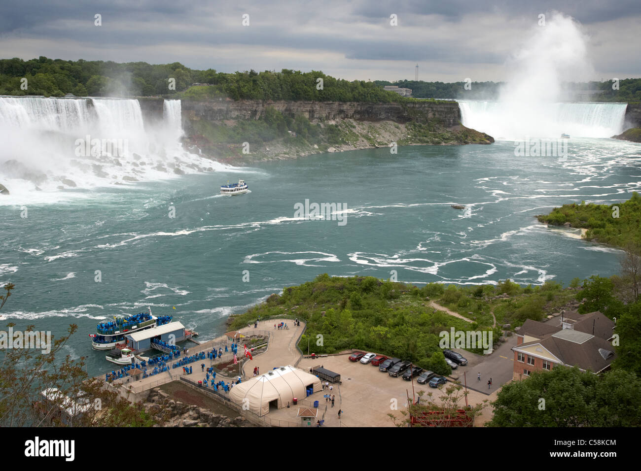 La Domestica della Foschia dock e barche sul fiume Niagara avvicina horsehoe niagara falls ontario canada Foto Stock