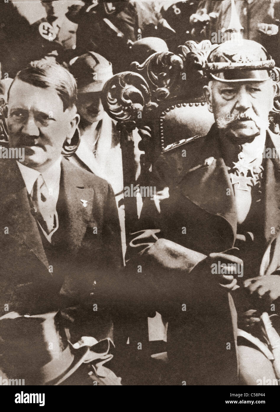 Adolf Hitler e Paul von Hindenburg nel 1933. Foto Stock