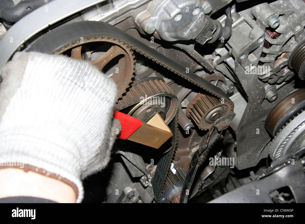 Moderna industria automobilistica cinghia distribuzione motore Foto stock -  Alamy
