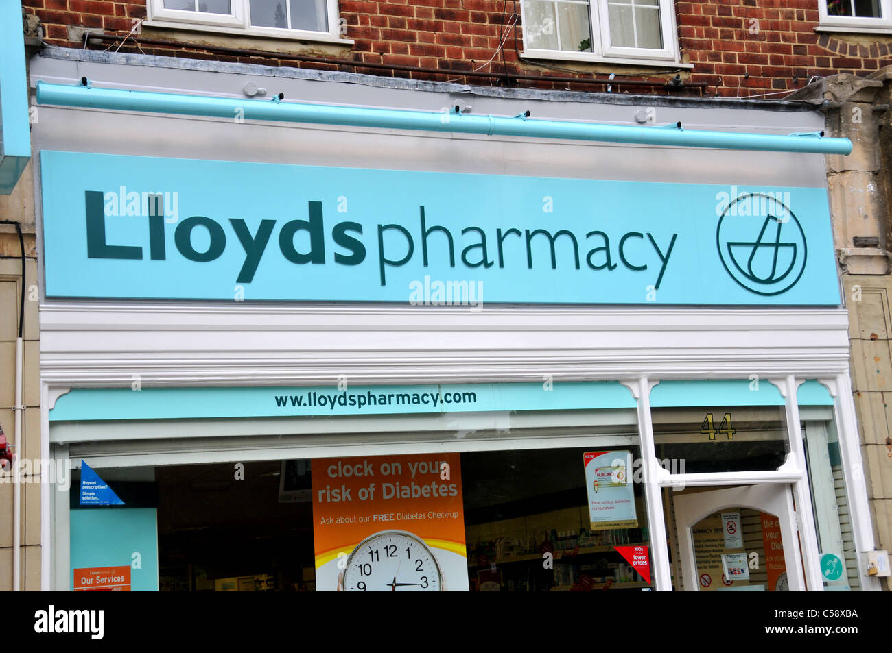 Lloyds farmacia farmacista farmacia farmacia medicina farmaci medico prescrizione di prescrizioni Foto Stock