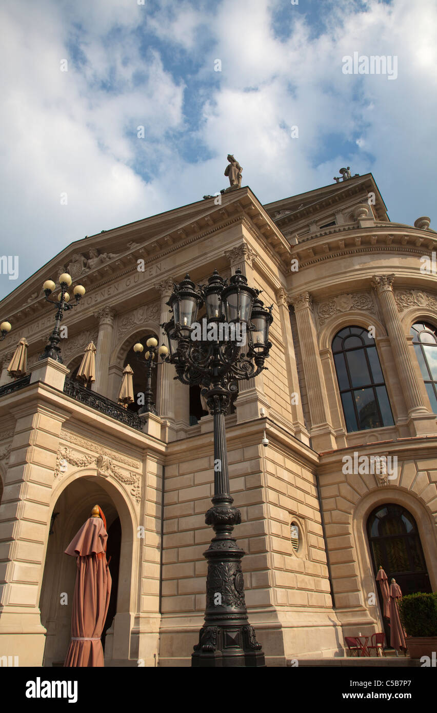 L'Alte Oper (antico teatro dell'opera di Francoforte Germania Foto Stock