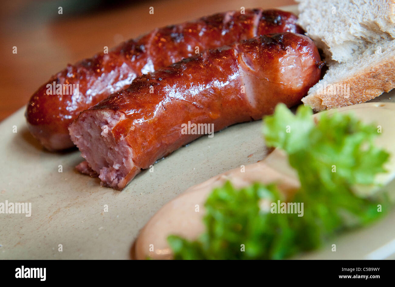 Deliziosa cercando il polacco / tedesco salsiccia. Foto Stock