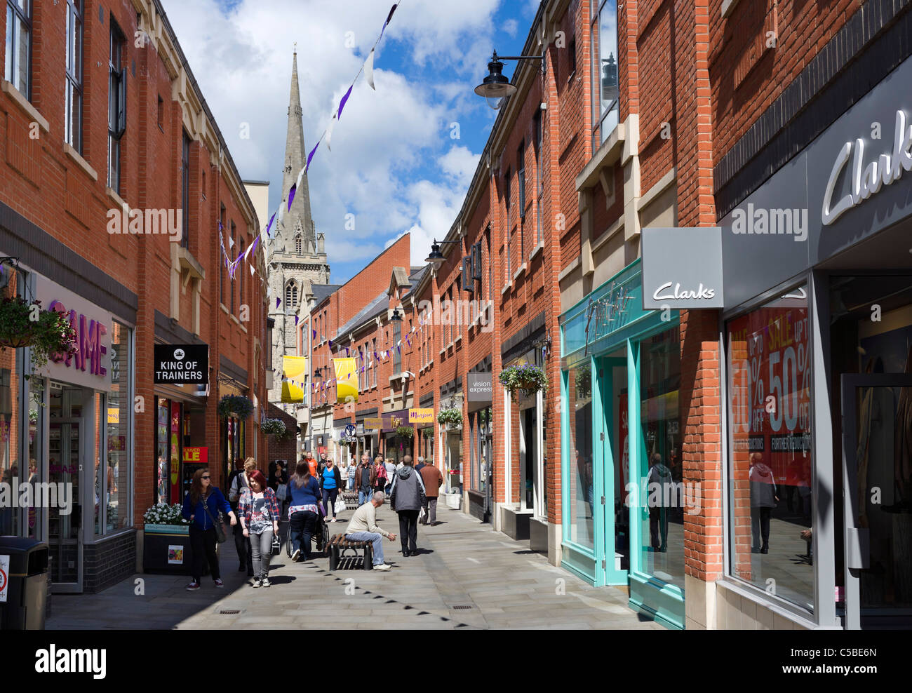 Negozi di alta Streett nel centro della città, Durham, County Durham, North East England, Regno Unito Foto Stock