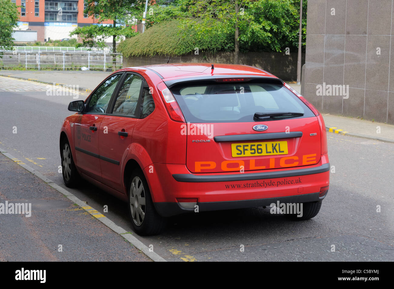 Glasgow : giugno 2011, un camuffati Red Ford Focus Strathclyde auto della polizia in Glasgow Scotland, Giugno 2011 Foto Stock Glasgow : giugno 2011, un camuffati Red Ford Focus Strathclyde auto della polizia in Glasgow Scotland, Giugno 2011 Foto Stock