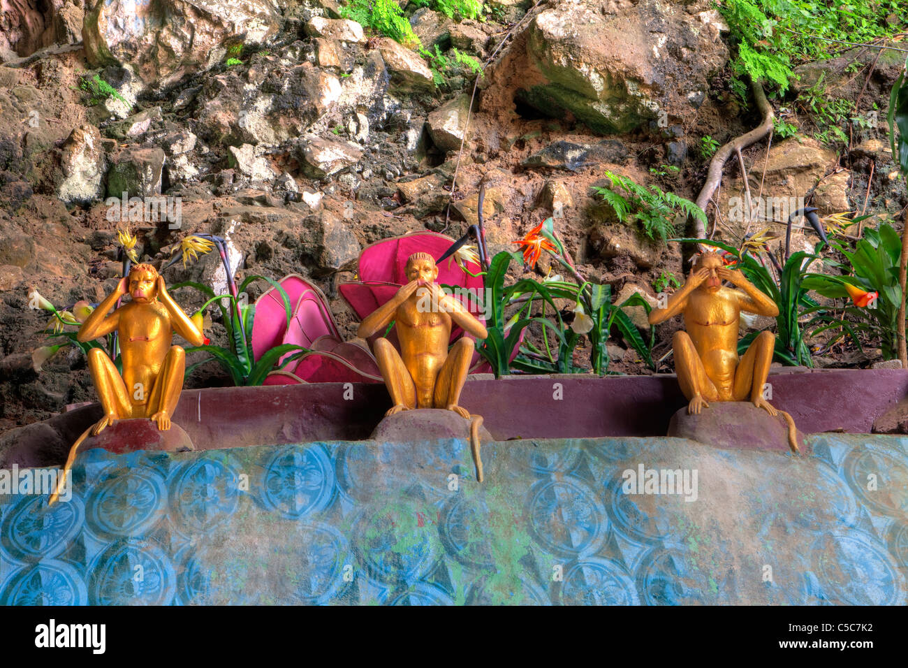 Le Tre Scimmie, grotta Villa, Grotte Batu, Kuala Lumpur, Malesia Foto Stock