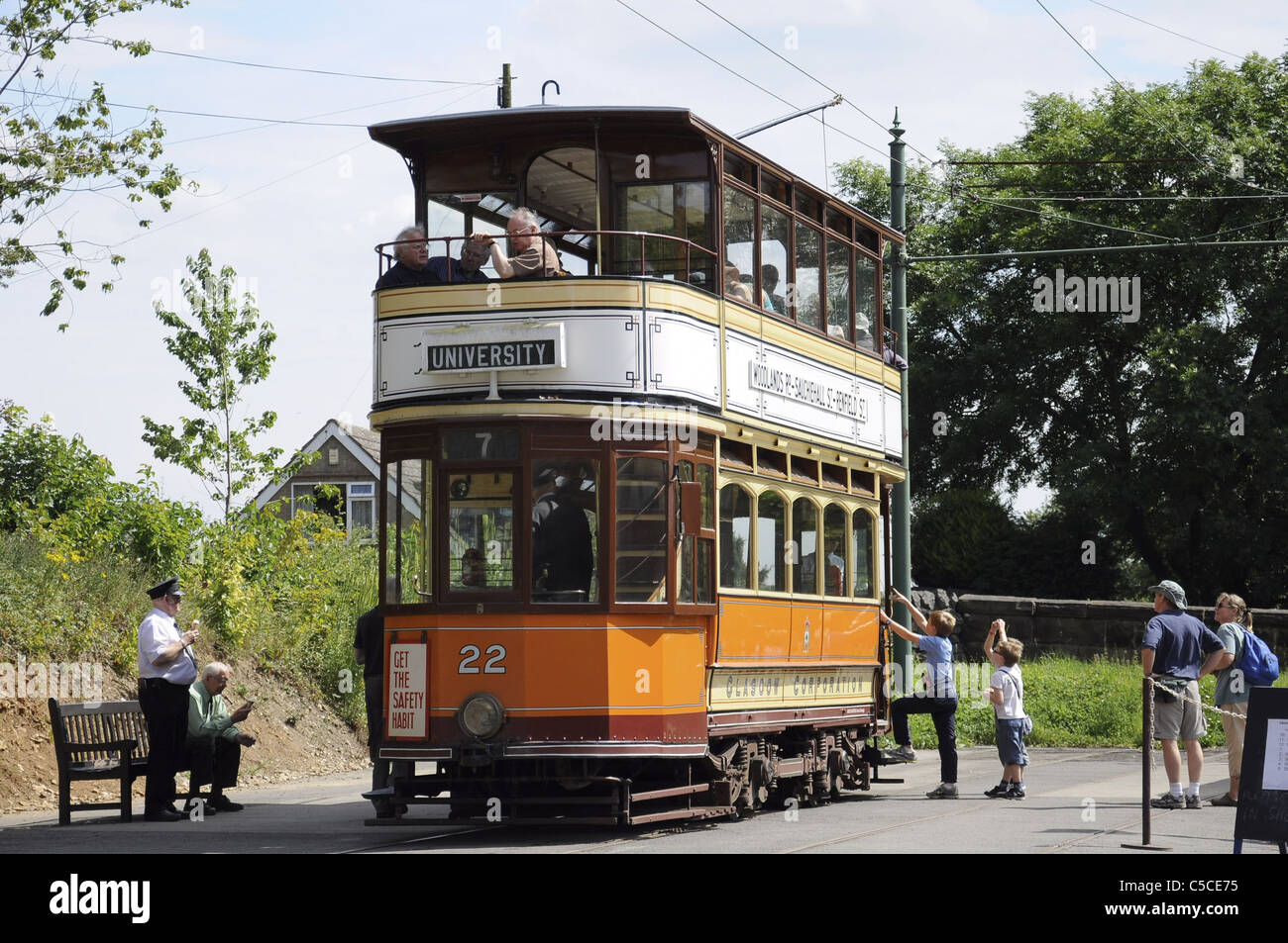Ex-Glasgow Corporation tram restaurato e acceso al terminus fine. Foto Stock Ex-Glasgow Corporation tram restaurato e acceso al terminus fine. Foto Stock
