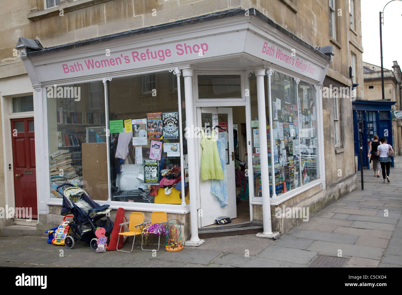 Donna rifugio shop, Walcot Street, Bath, Inghilterra Foto Stock