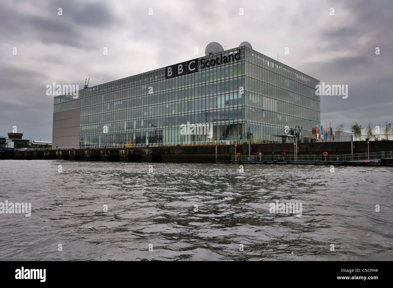 BBC Scotland televisione studios si trova a Glasgow sul bordo del fiume Clyde Foto Stock