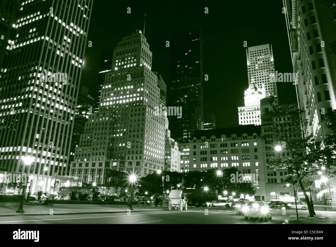 Midtown Manhattan skyline notturno, New York City Foto Stock