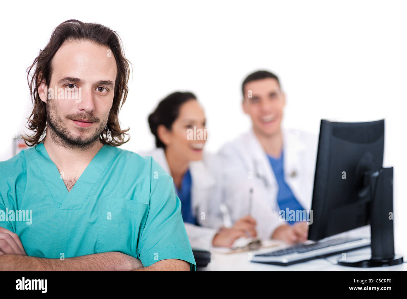 Medico maschio sul fuoco, due medici a discutere a sfondo Foto Stock