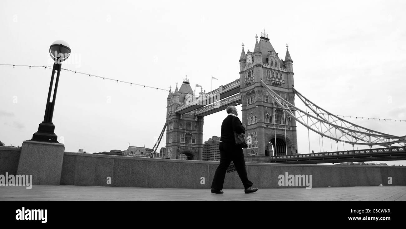 Il Tower Bridge di Londra Inghilterra in bianco e nero, Foto Stock