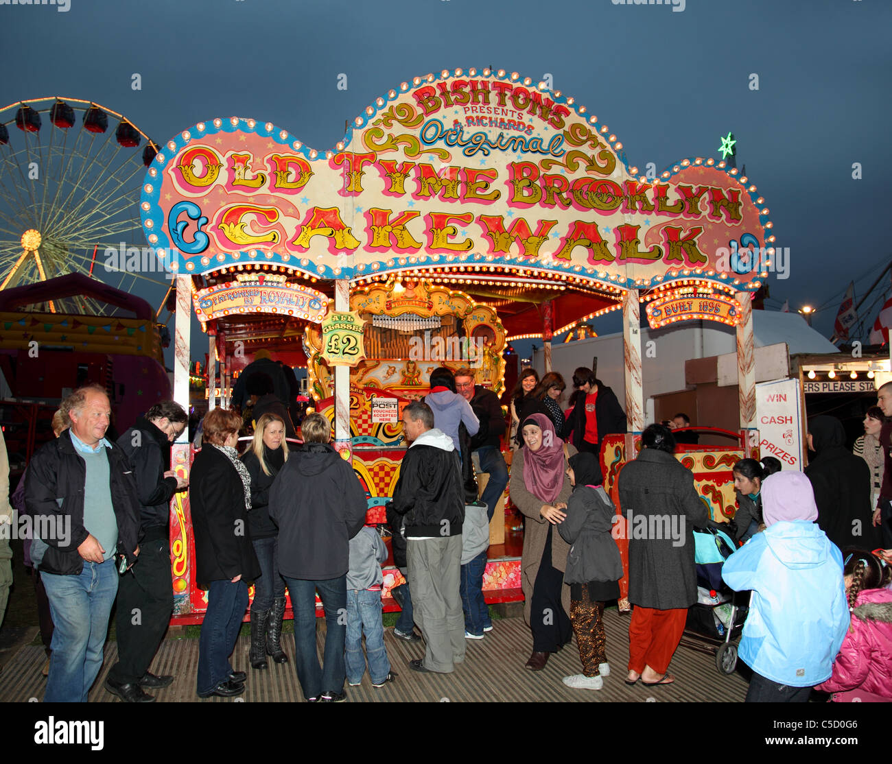 Bishtons Old Tyme Brooklyn Cakewalk presso la fiera d'oca, Nottingham, Inghilterra, Regno Unito Foto Stock
