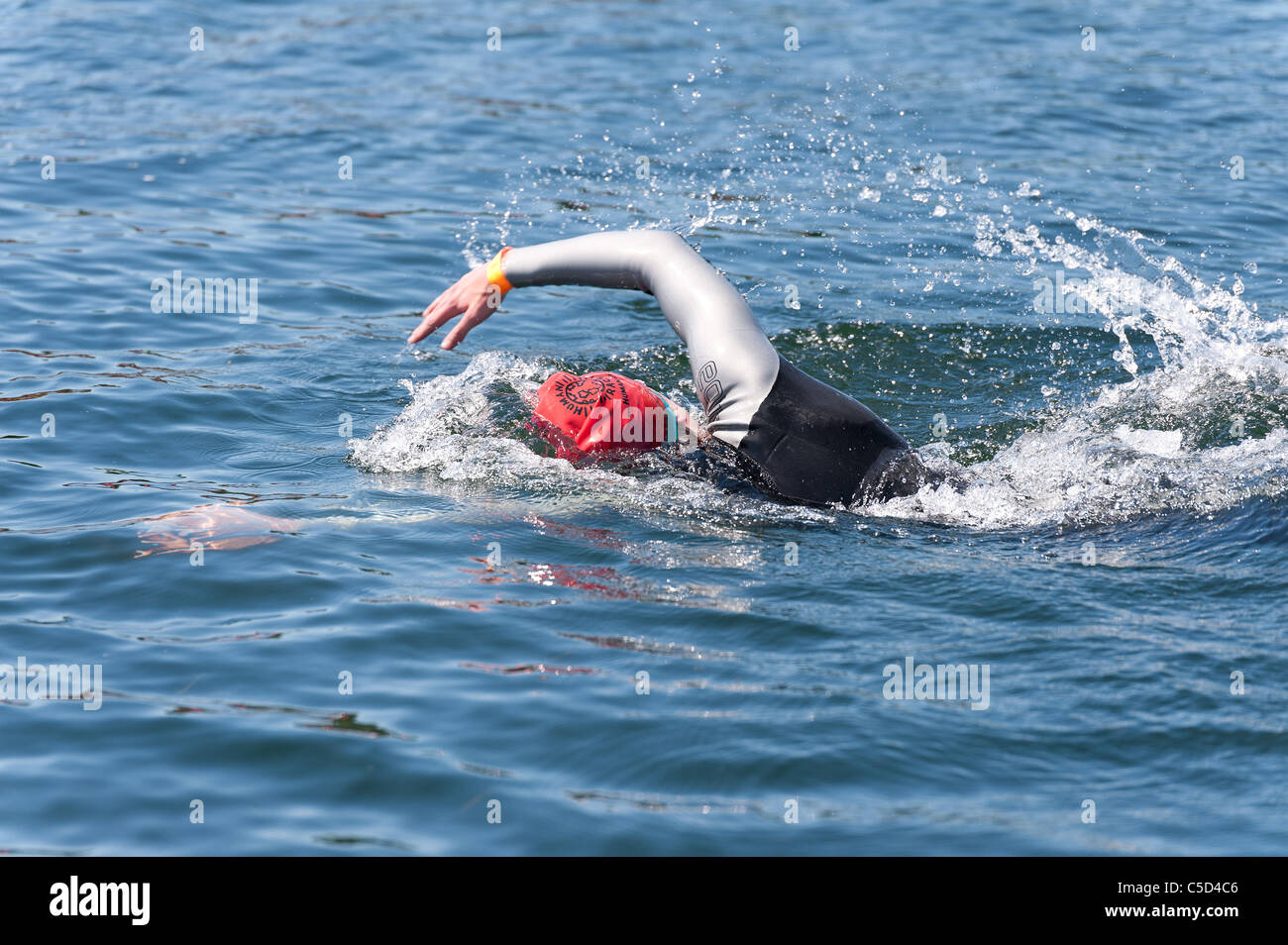 Piscina acqua aperto triathlon la gioventù Foto Stock