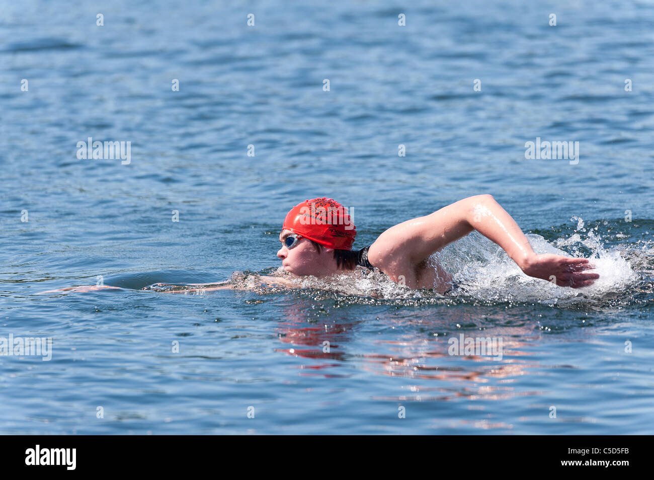 Piscina acqua aperto triathlon la gioventù Foto Stock