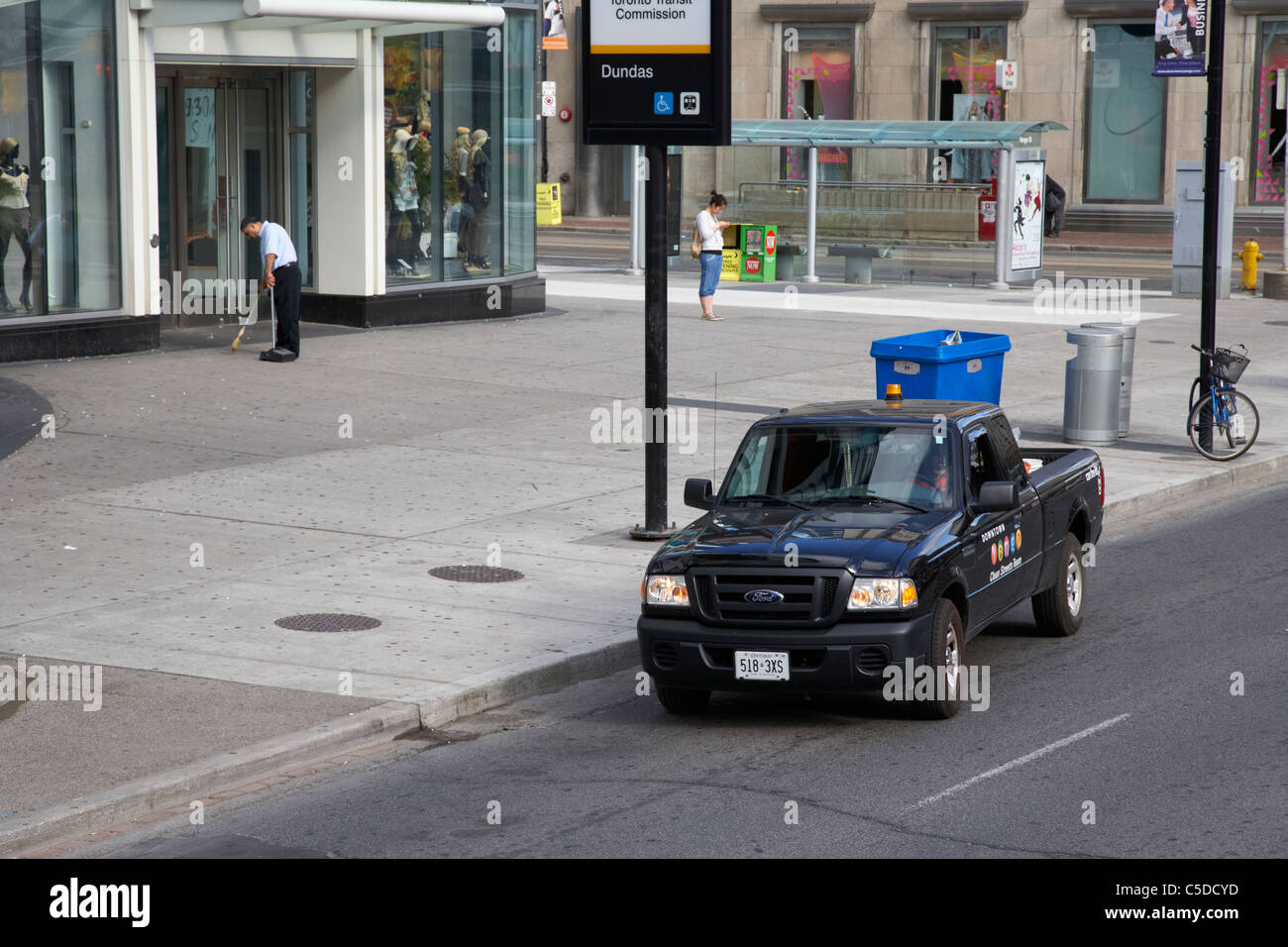 Toronto Downtown pulire le strade team clearing fino ontario canada Foto Stock