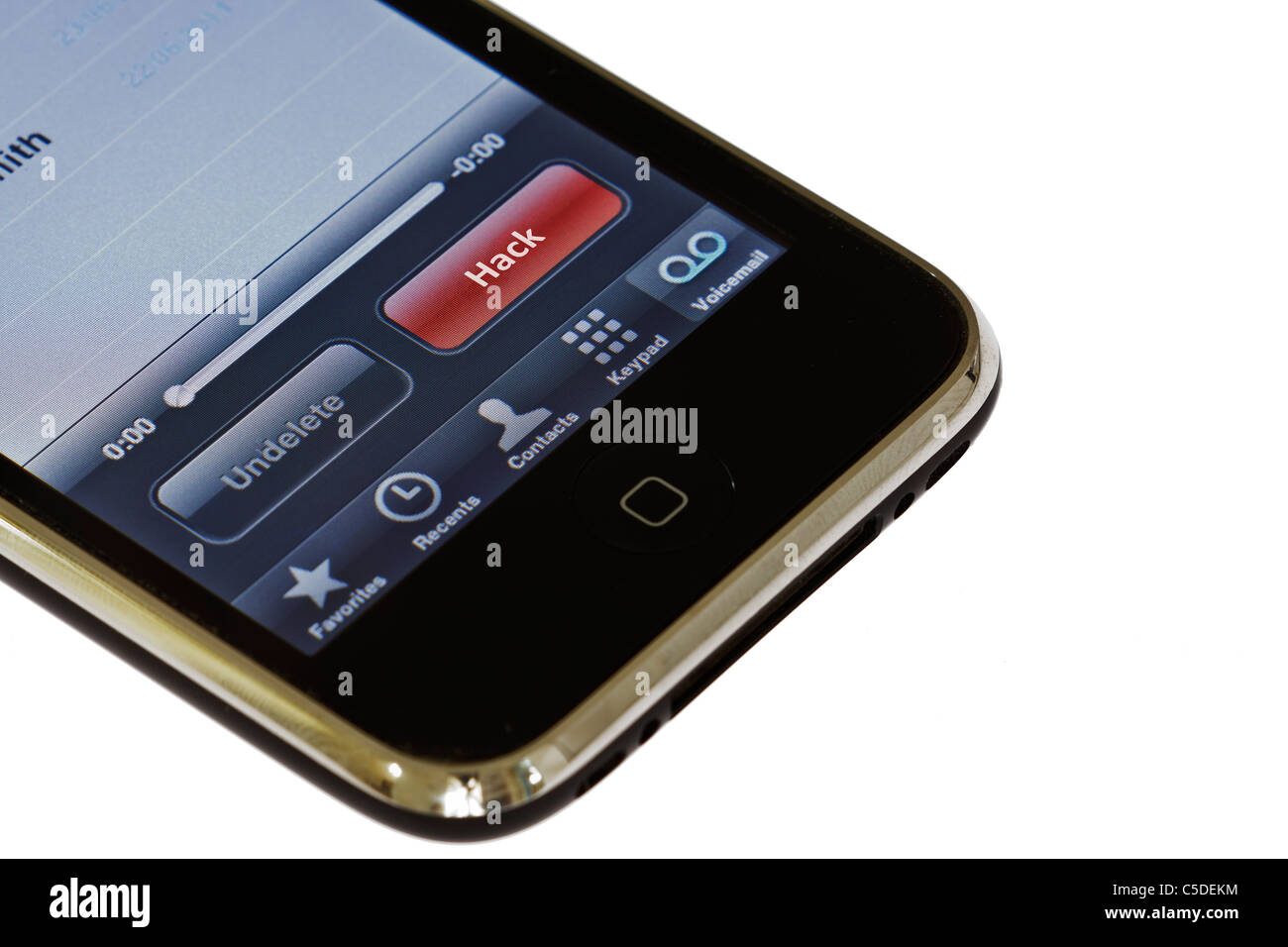 Telefono cellulare si accede alla segreteria con un pulsante contrassegnato 'hack' Foto Stock