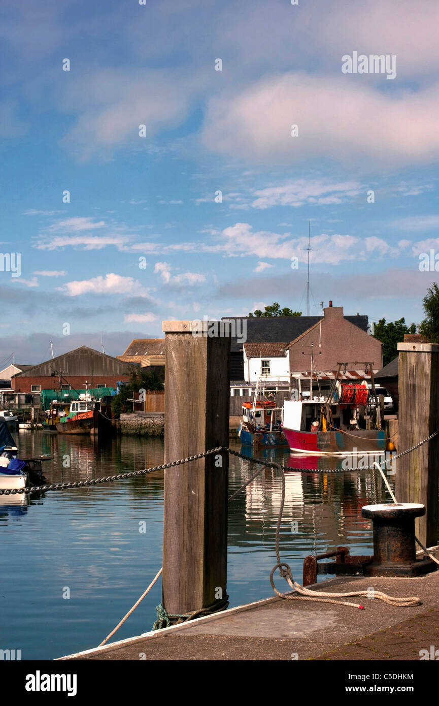 ISOLA DI SHEPPEY, Regno Unito - 26 GIUGNO 2011: Barche ormeggiate sul Quay a Queenborough Foto Stock