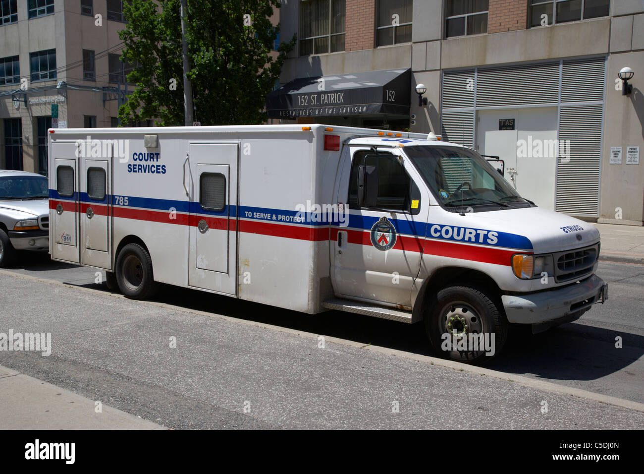 La polizia di toronto Servizi del tribunale van nel centro cittadino di Toronto Ontario Canada Foto Stock