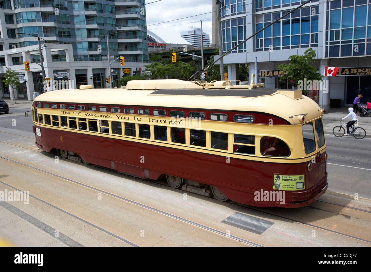 Il vecchio stile toronto transit system ttc tram tram ontario canada Foto Stock Il vecchio stile toronto transit system ttc tram tram ontario canada Foto Stock