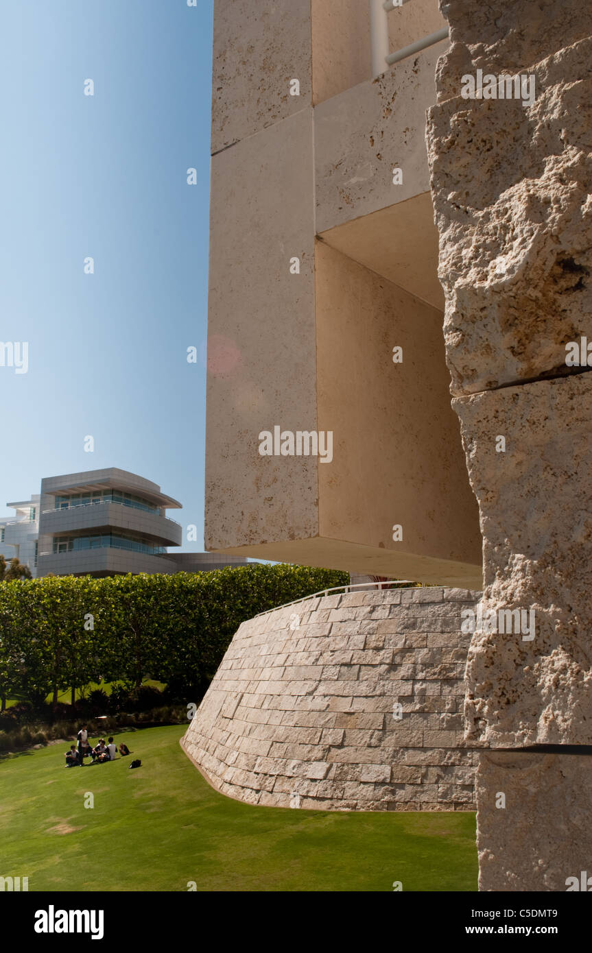 Getty Center giardino centrale rivolto verso il Getty Research Institute Foto Stock