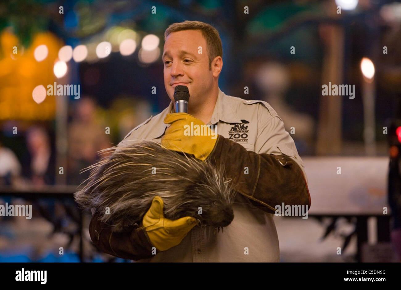 ZOOKEEPER 2011 rotto strada/Columbia film con Kevin James Foto Stock