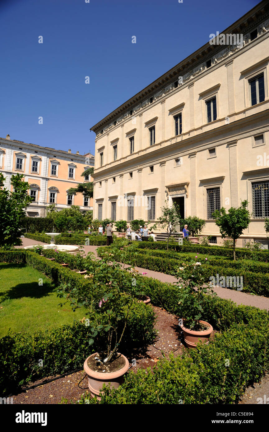 Italia, Roma, Trastevere, Villa Farnesina (Villa Chigi), giardino rinascimentale Foto Stock