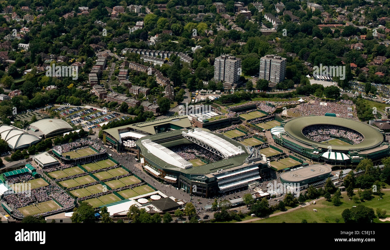 Vista aerea del All England Lawn Tennis Club durante la riproduzione al 2011 Wimbledon Tennis Championships Foto Stock