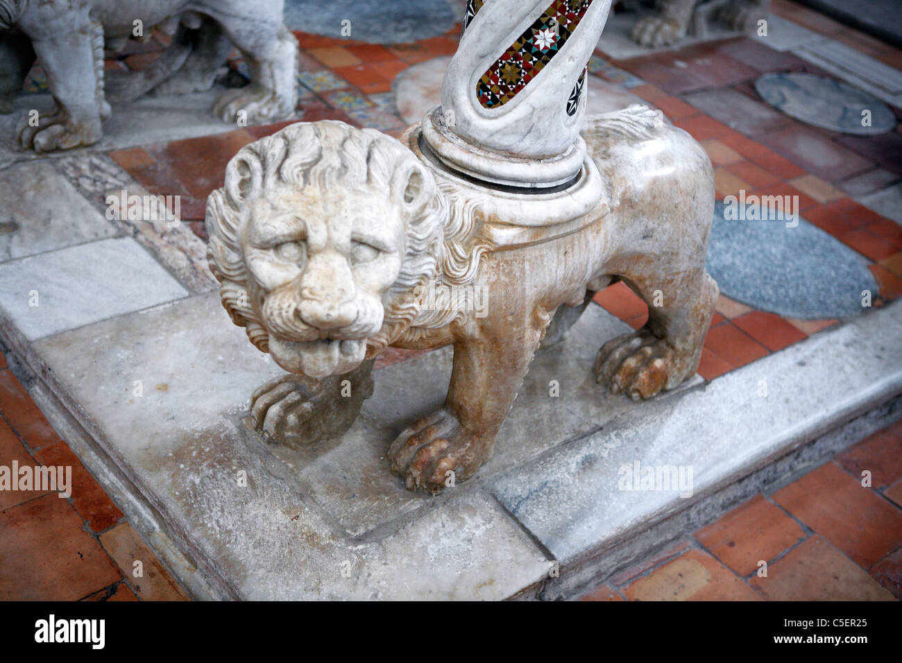 Pulpito di marmo nella Cattedrale (XII secolo), Ravello, Salerno, Campania, Italia Foto Stock