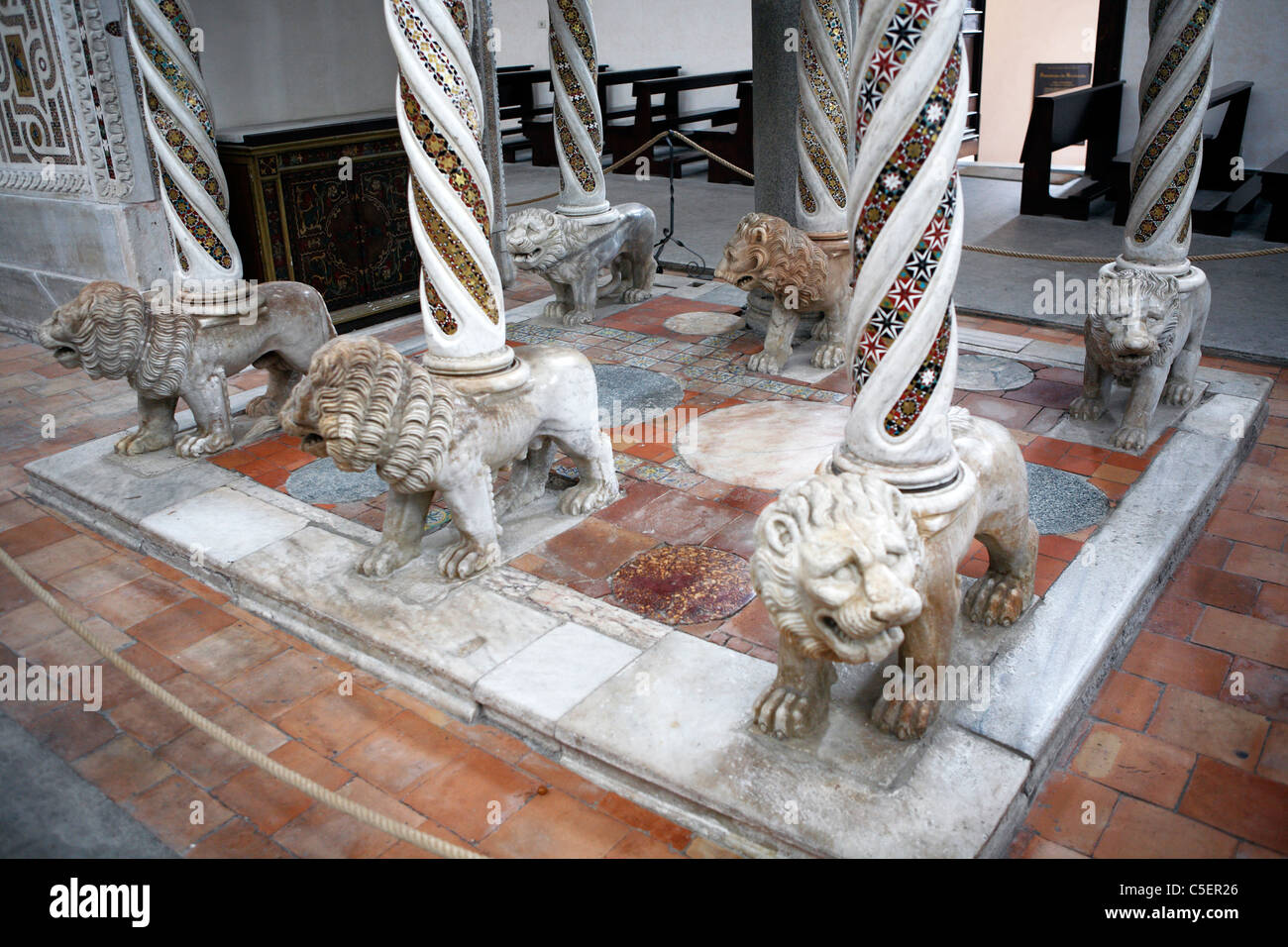 Pulpito di marmo nella Cattedrale (XII secolo), Ravello, Salerno, Campania, Italia Foto Stock