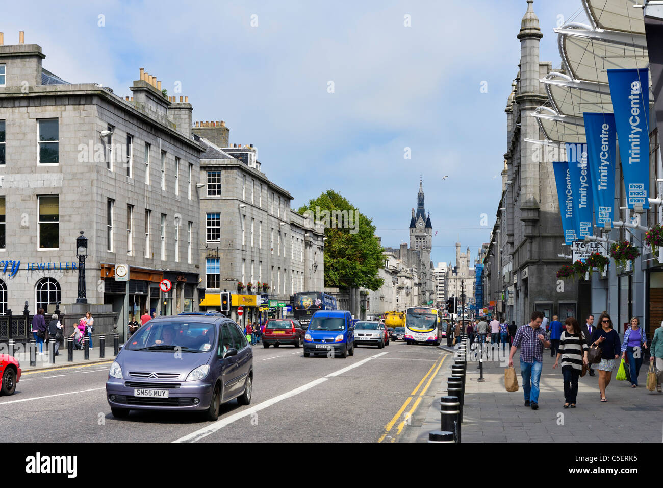 I negozi di Union Street nel centro della città, Aberdeen Scotland, Regno Unito Foto Stock