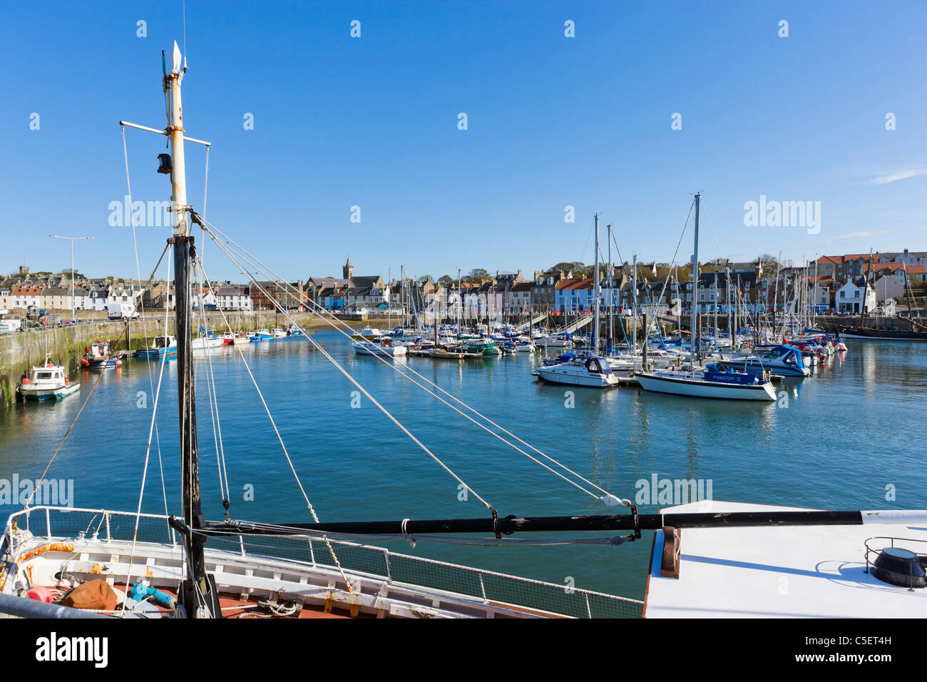 Porto Situato nel pittoresco villaggio di pescatori di Anstruther, East Neuk, Fife, Scozia, Regno Unito Foto Stock