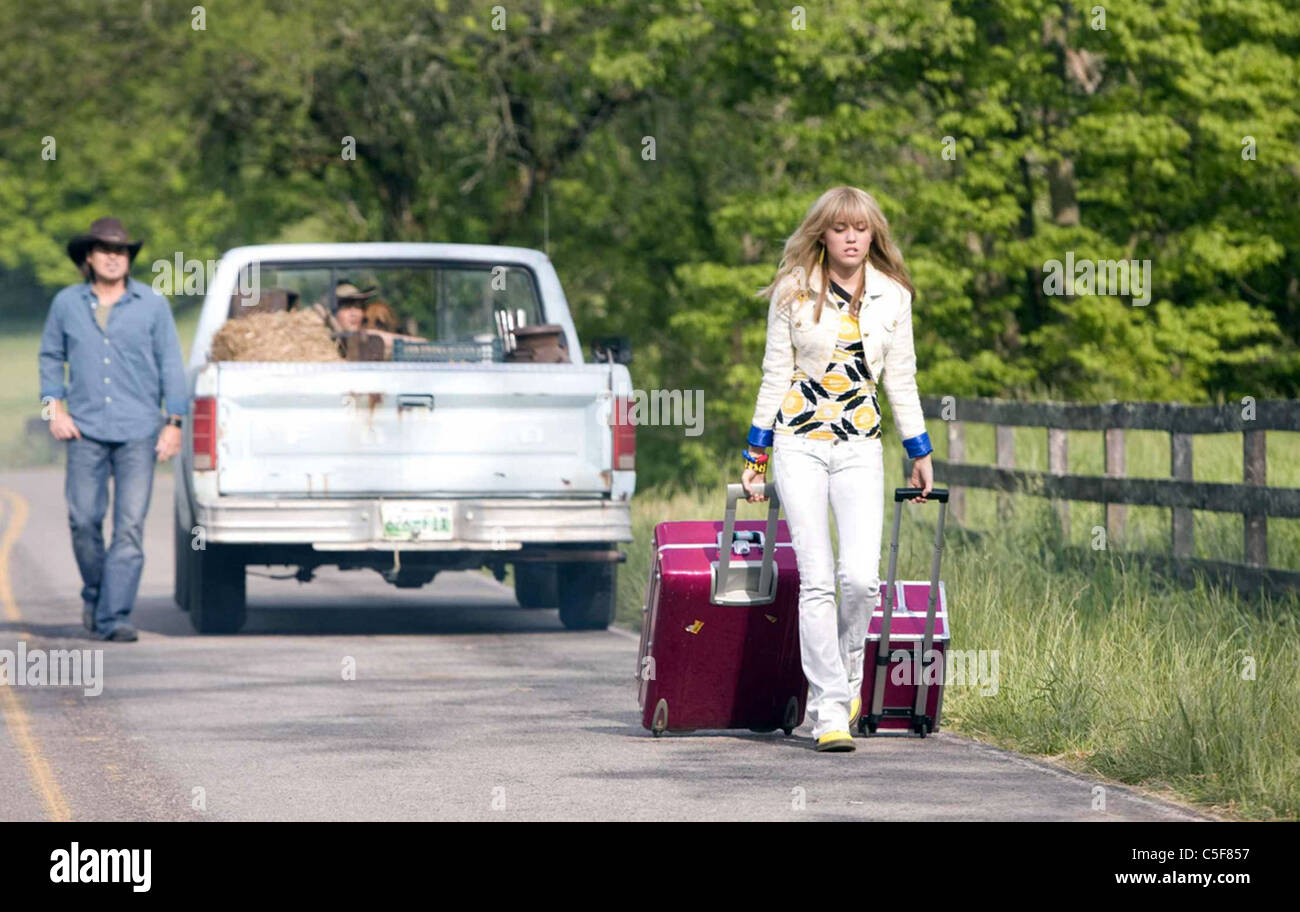 HANNAH MONTANA: il film Disney Enterprises Inc film con da sinistra Billy Ray Cyrus, Jason Earles e Miley Cyrus. Foto Stock