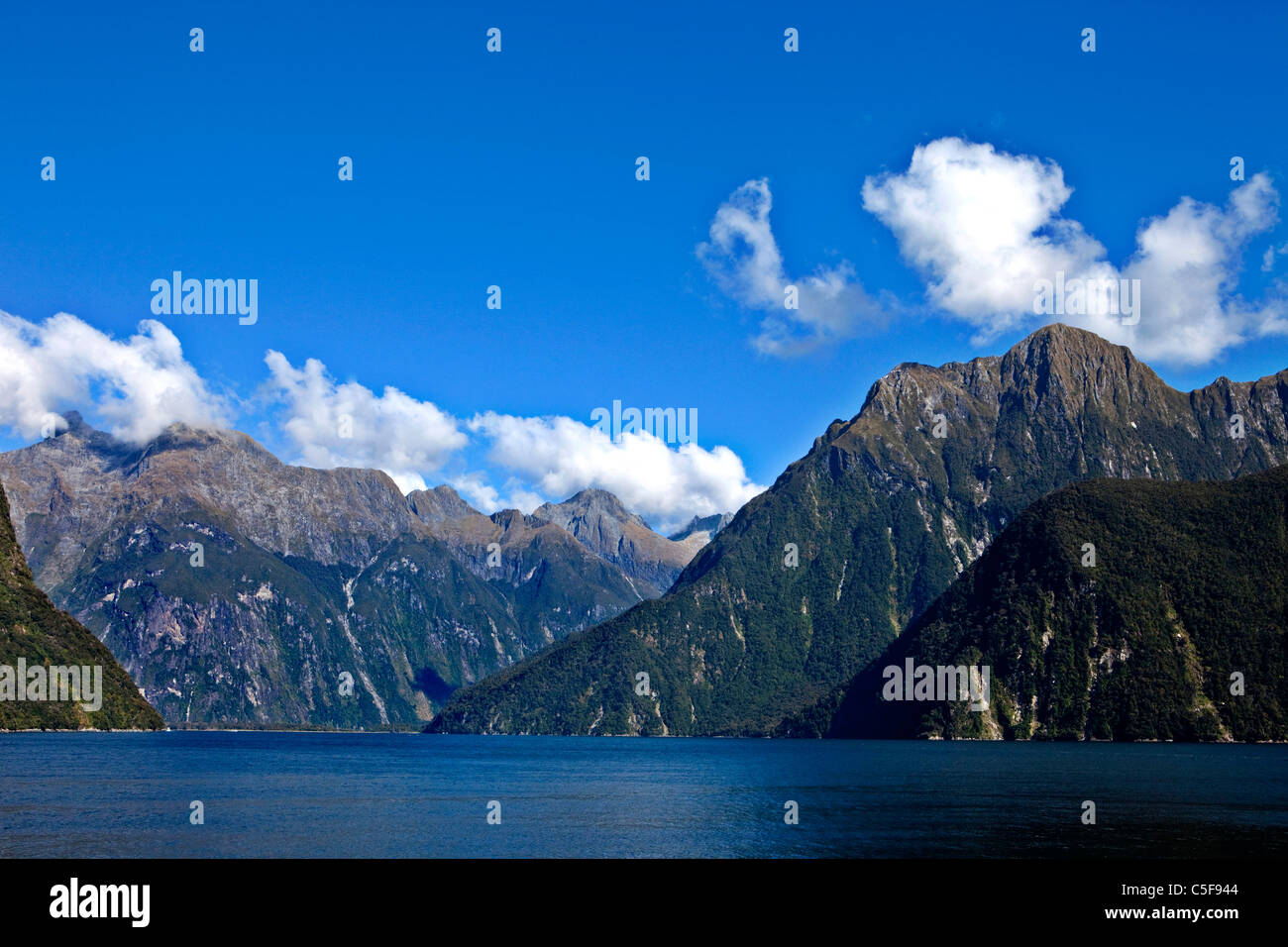 Milford Sound, Fjordland National Park, Isola del Sud, Nuova Zelanda Foto Stock