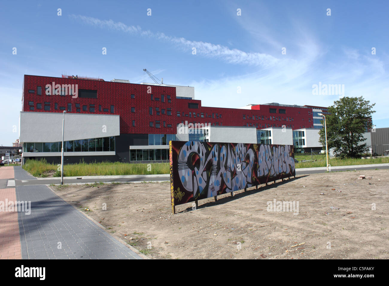 Graffiti sulle pareti in legno al di fuori Foto Stock