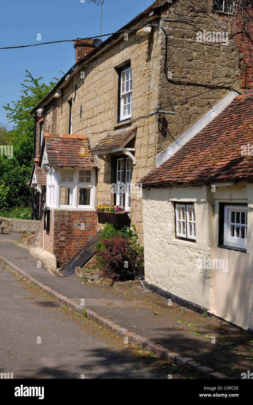 Il White Hart Public House a Stopham. Vicino a Pulborough. West Sussex. In Inghilterra. Foto Stock