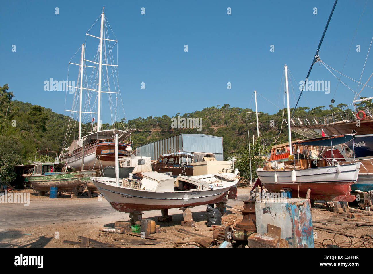 Fethiye wharf cantiere barca a vela in Turchia Foto Stock