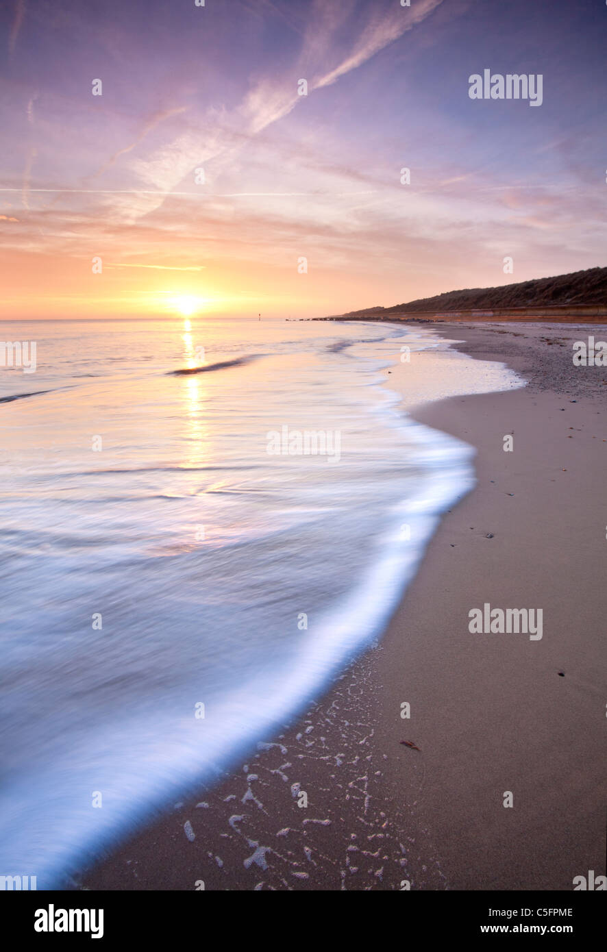 Waxham spiaggia al tramonto sulla costa di Norfolk Foto Stock