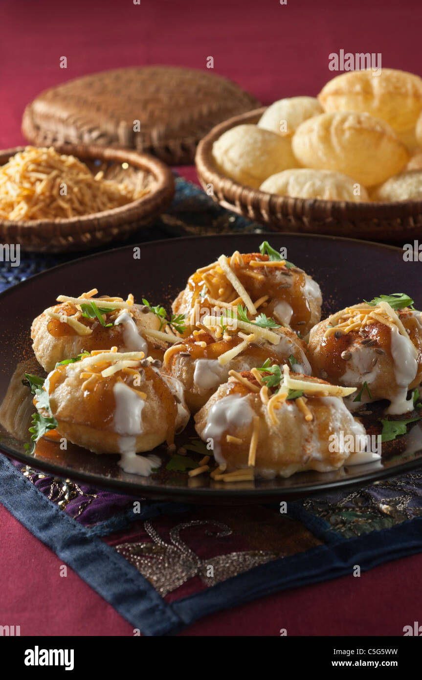 Pani puri. Snack indiano Foto Stock