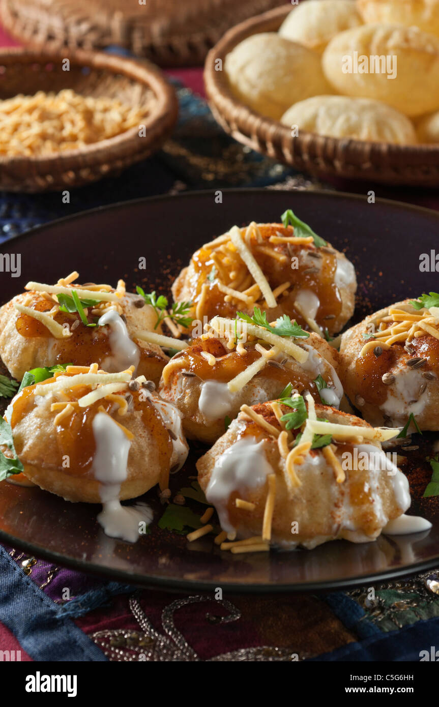 Pani puri. Snack indiano Foto Stock