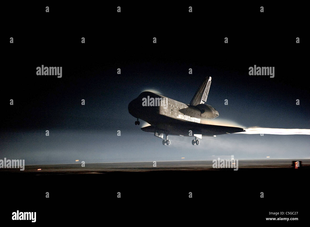 Spazio finale navetta Atlantis atterra al Kennedy Space Center Foto Stock