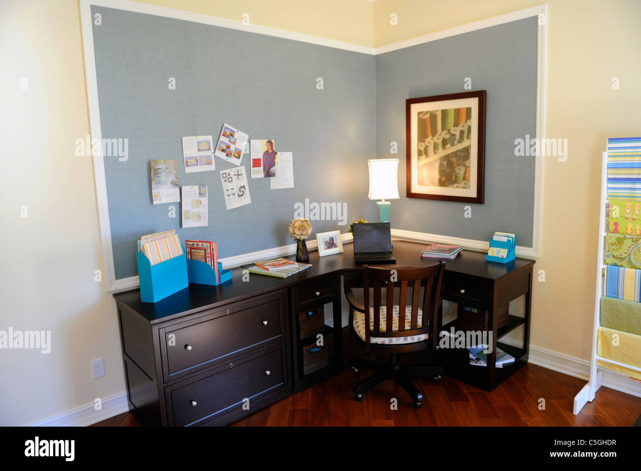 Interno spazioso e moderno ufficio di un elegante casa nuova costruzione Tampa Florida Foto Stock