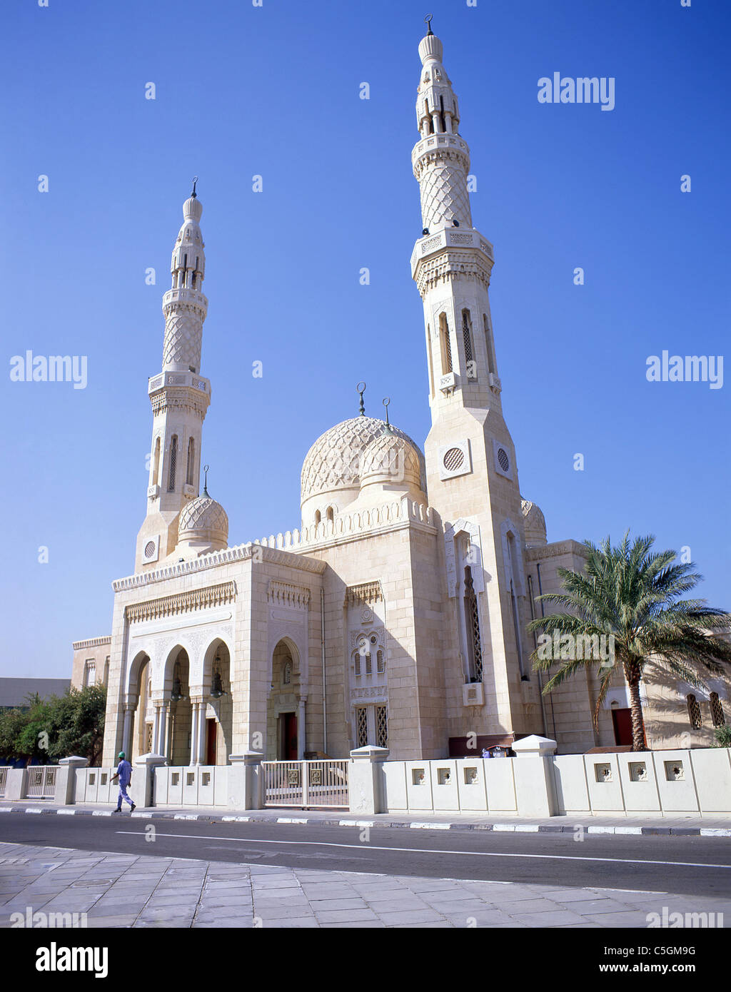 La Moschea di Jumeirah, Al Jumeira Road, Jumeirah, Dubai, Emirati Arabi Uniti Foto Stock