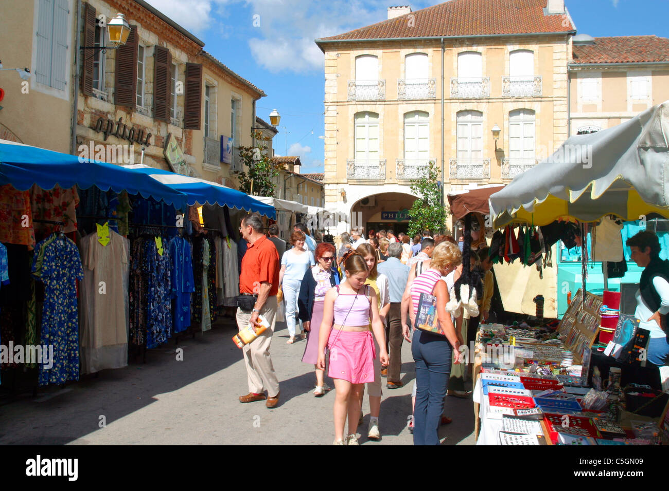 Giorno di mercato in Fleurance, Gers 32, Midi Pirenei, Francia, Foto Stock