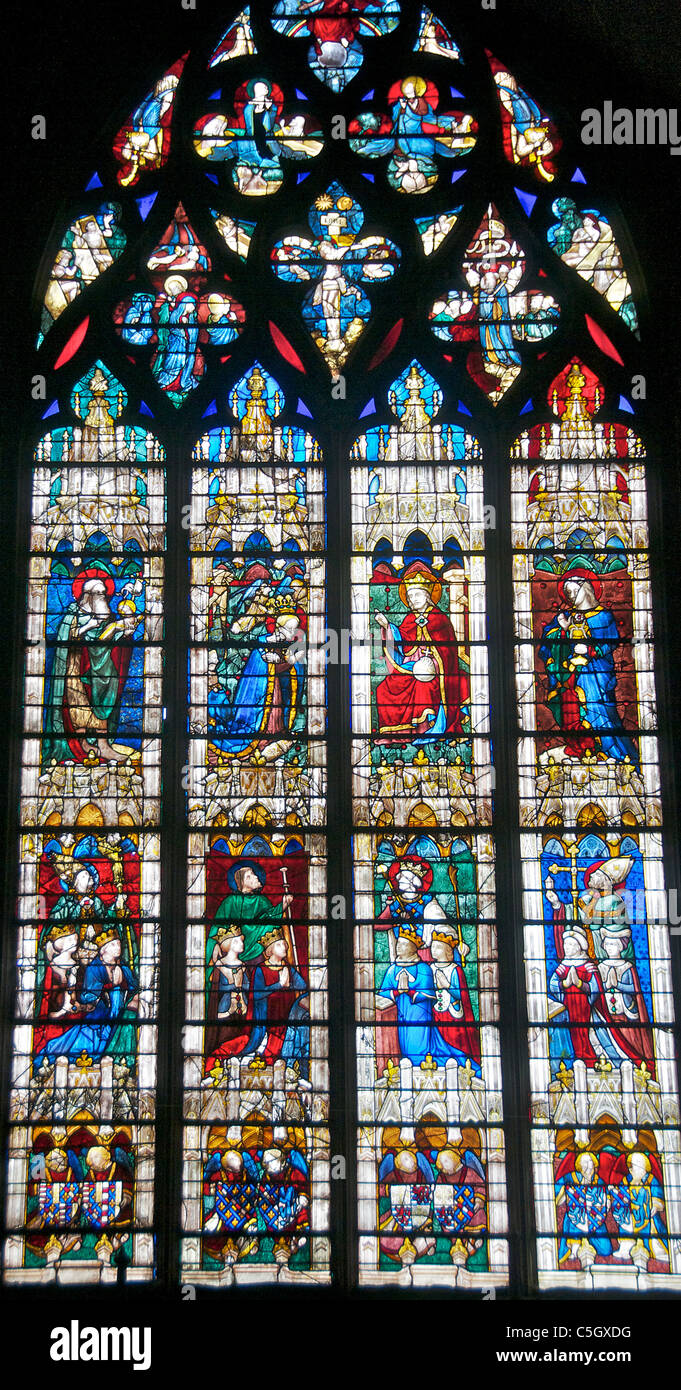 Xii secolo vetrata la cattedrale di Chartres Francia Foto Stock
