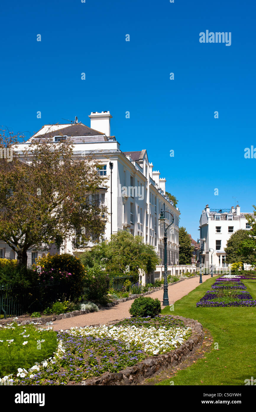 CANTERBURY, KENT, Regno Unito - 26 GIUGNO 2011: Vista dei giardini di Dane John Foto Stock