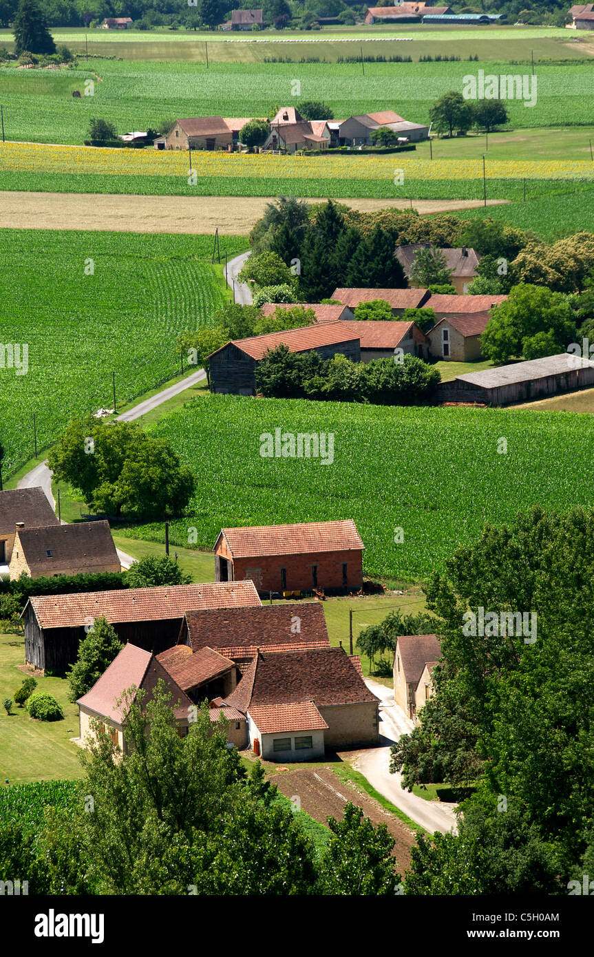 Uccelli-eye di fattorie e fertile vallata da Cingle de Tremolat Aquitaine Francia Foto Stock