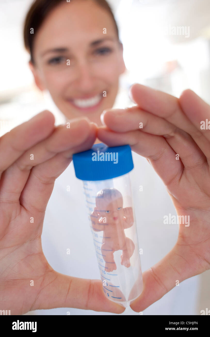 Tubo di prova baby, immagine concettuale Foto Stock