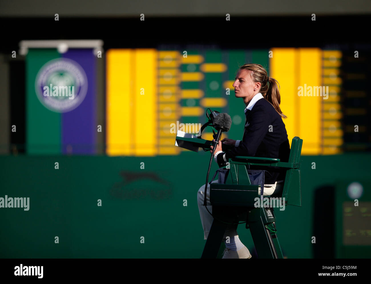 Sedia arbitro e del quadro di valutazione presso i campionati di Wimbledon. Foto Stock