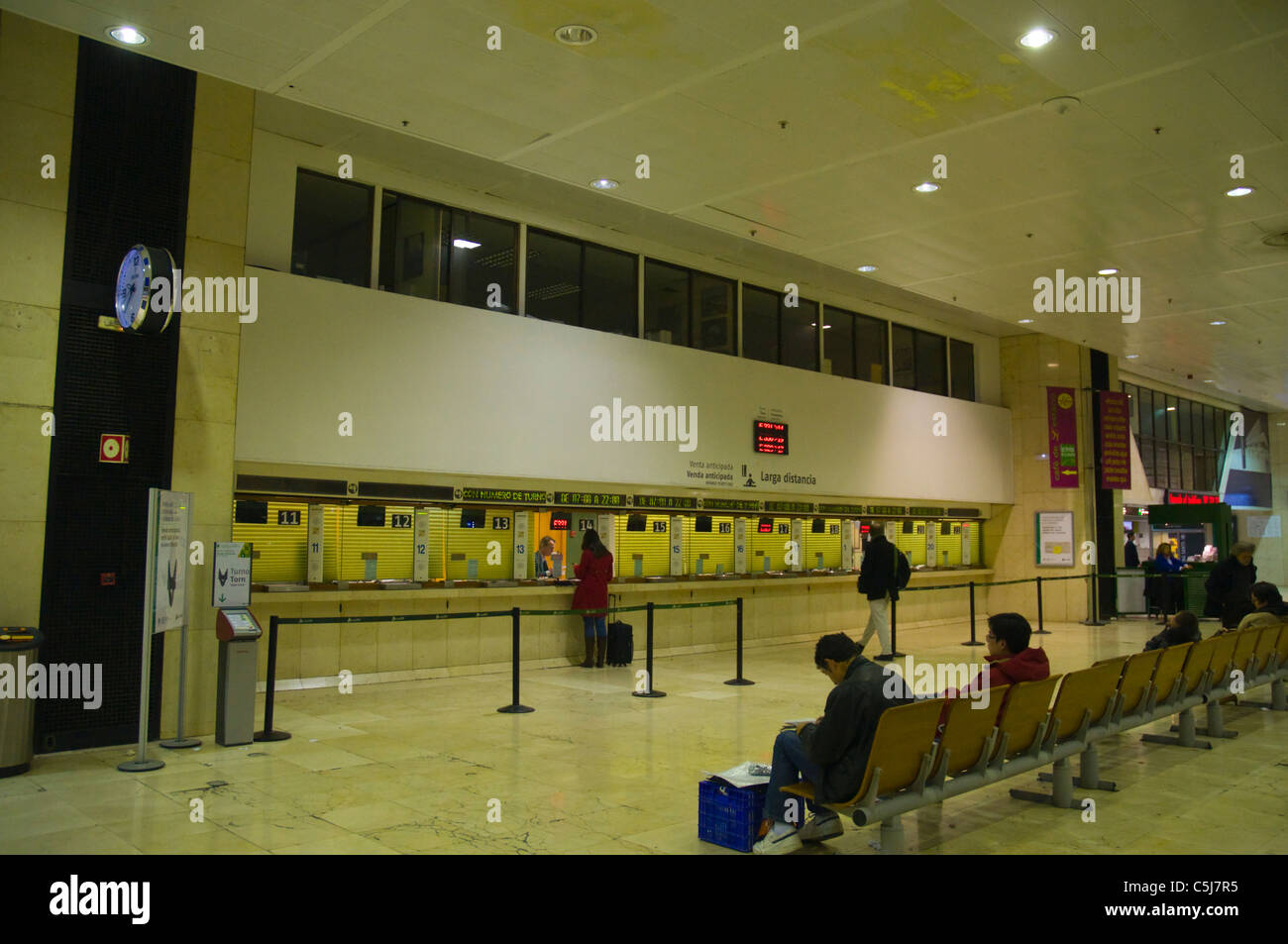 Cabine di biglietteria Sants Estacio maiin stazione ferroviaria centrale di Barcellona Catalogna Spagna Europa Foto Stock