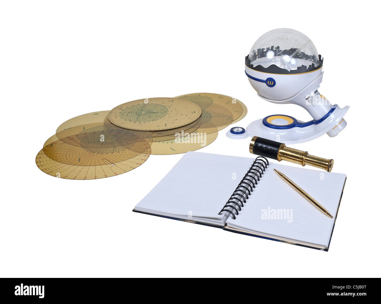 Pianificando il cielo con un planetario, telescopio e star mappe e nota la carta - percorso incluso Foto Stock